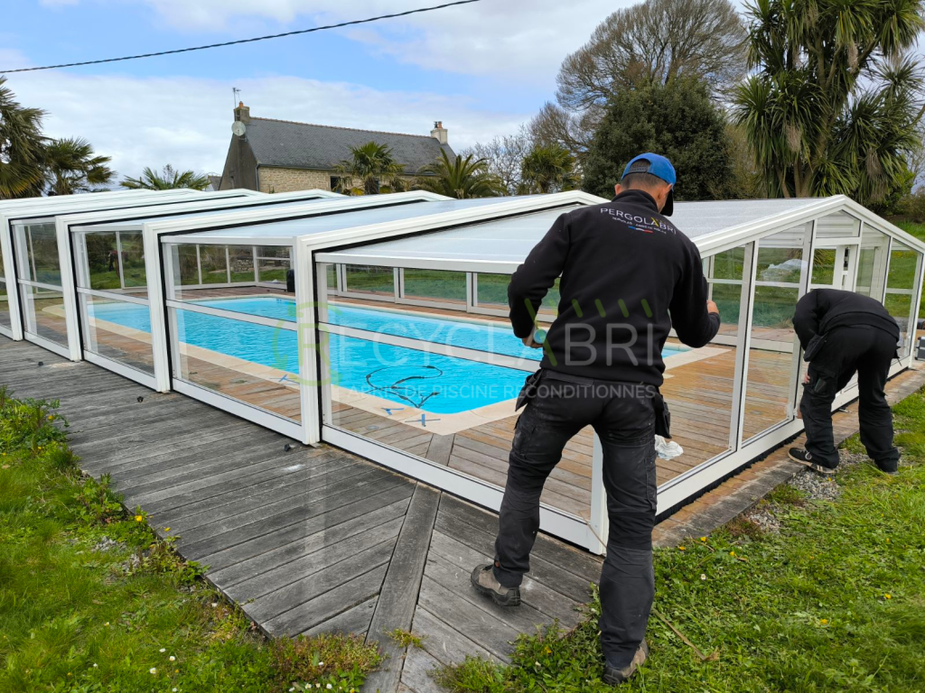 Abri de piscine mi haut à Sixt-sur-Aff (3)