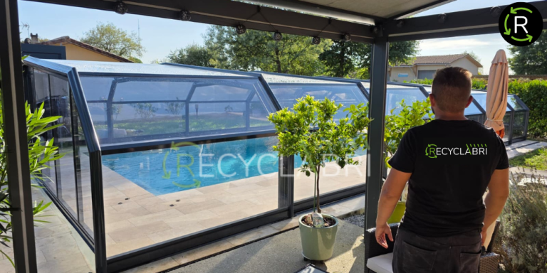 Abri de piscine mi-haut rénové et modernisé par RECYCLABRI