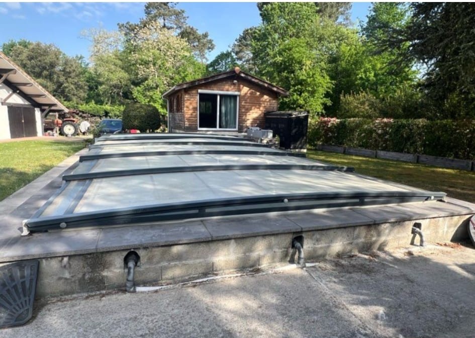 abri de piscine d’occasion avant reconditionnement à Angers 3