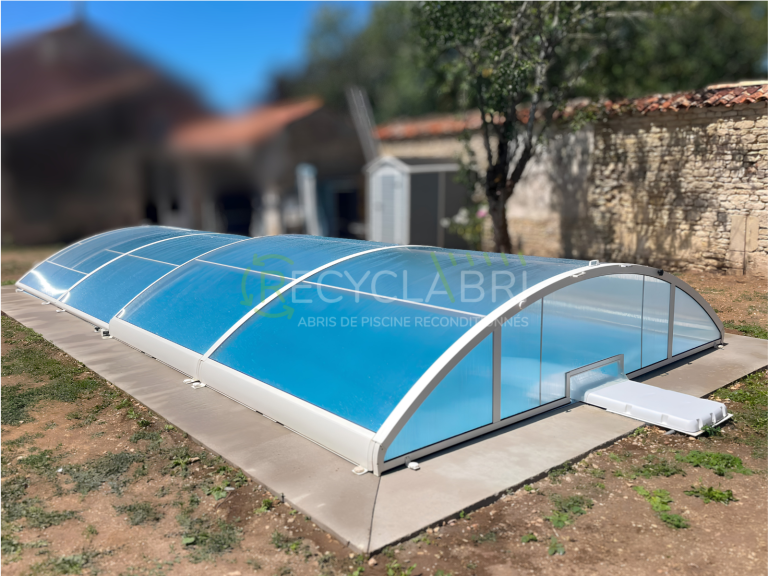Recyclabri : adaptation d&rsquo;un abri reconditionné pour un bloc Desjoyaux