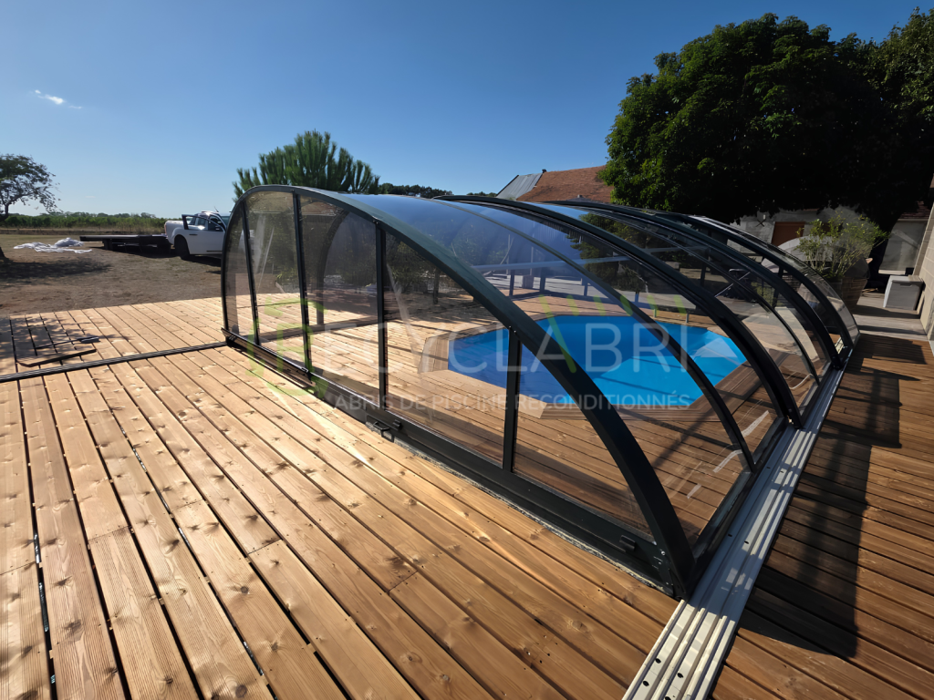Un abri mi haut installé à Fontenay leComte (2)