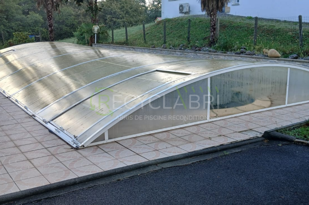 ancien abri de piscine urt